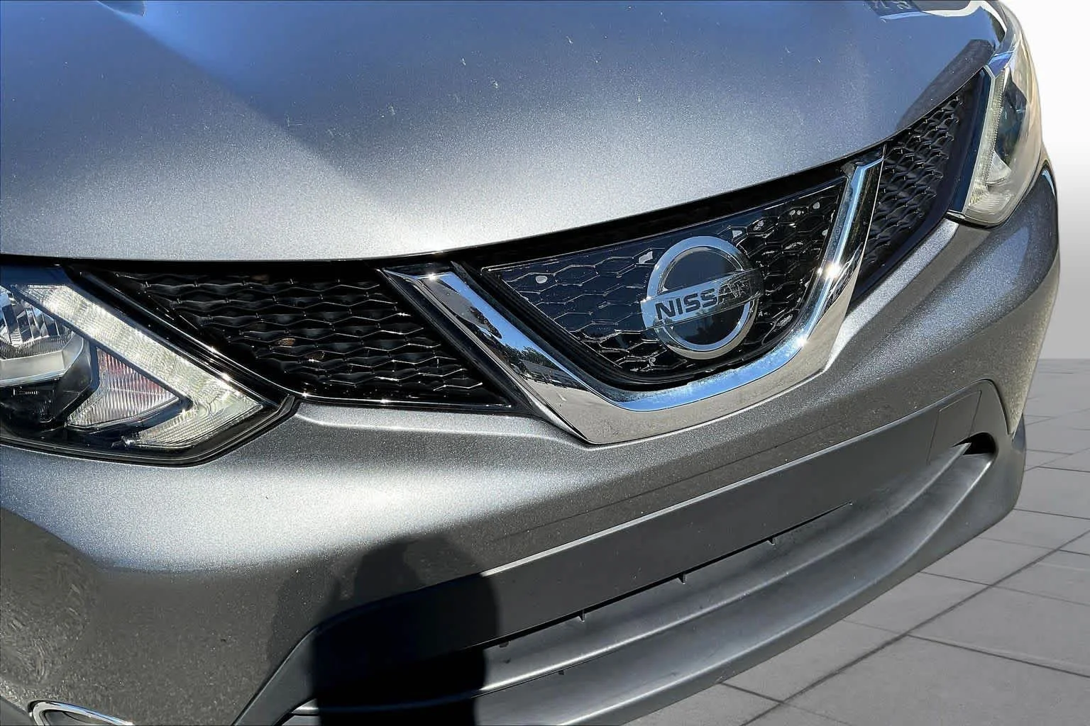 Used 2018 Gun Metallic Nissan SV image 29
