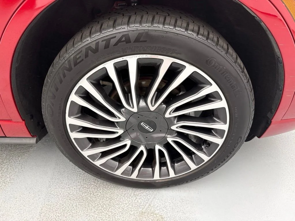 Used 2022 Red Lincoln Standard image 15