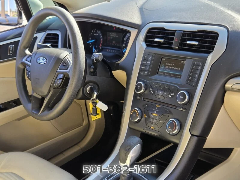 Used 2016 Oxford White FORD 4DR SDN SE FWD image 18