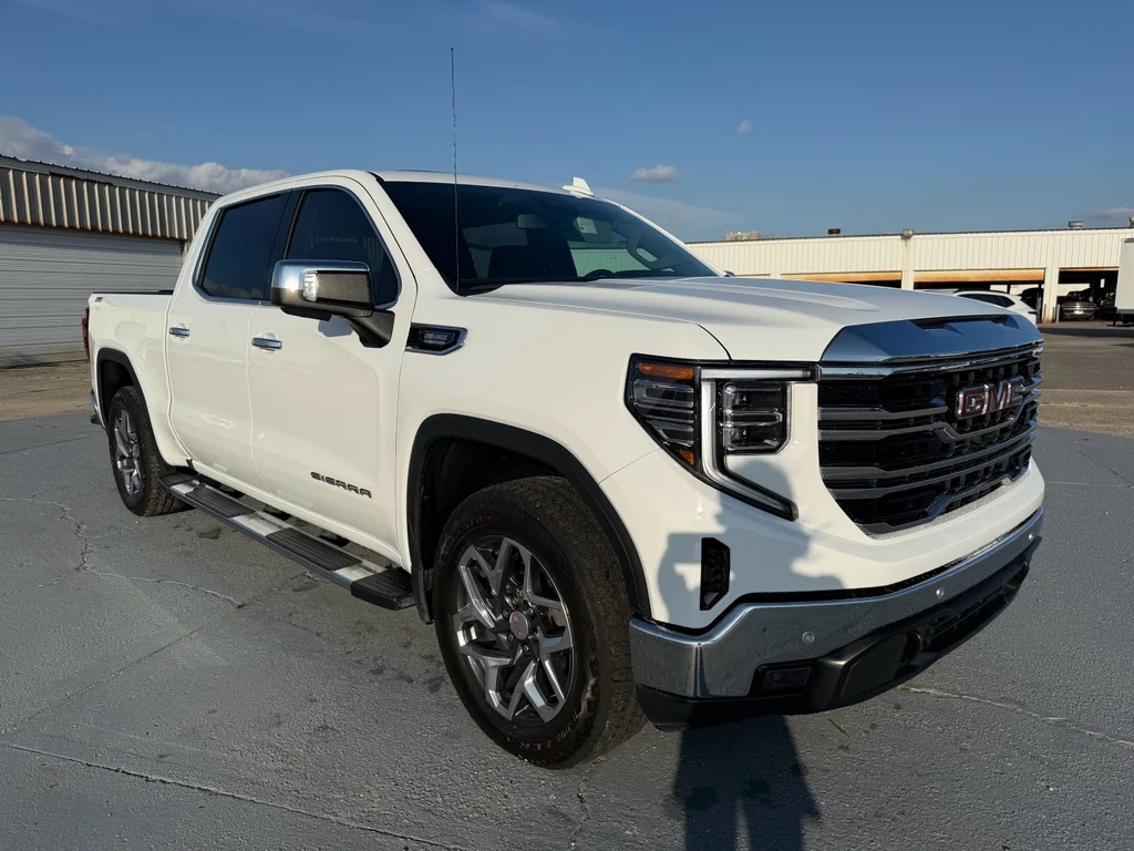 2024 GMC Sierra 1500 SLT - Photo 6