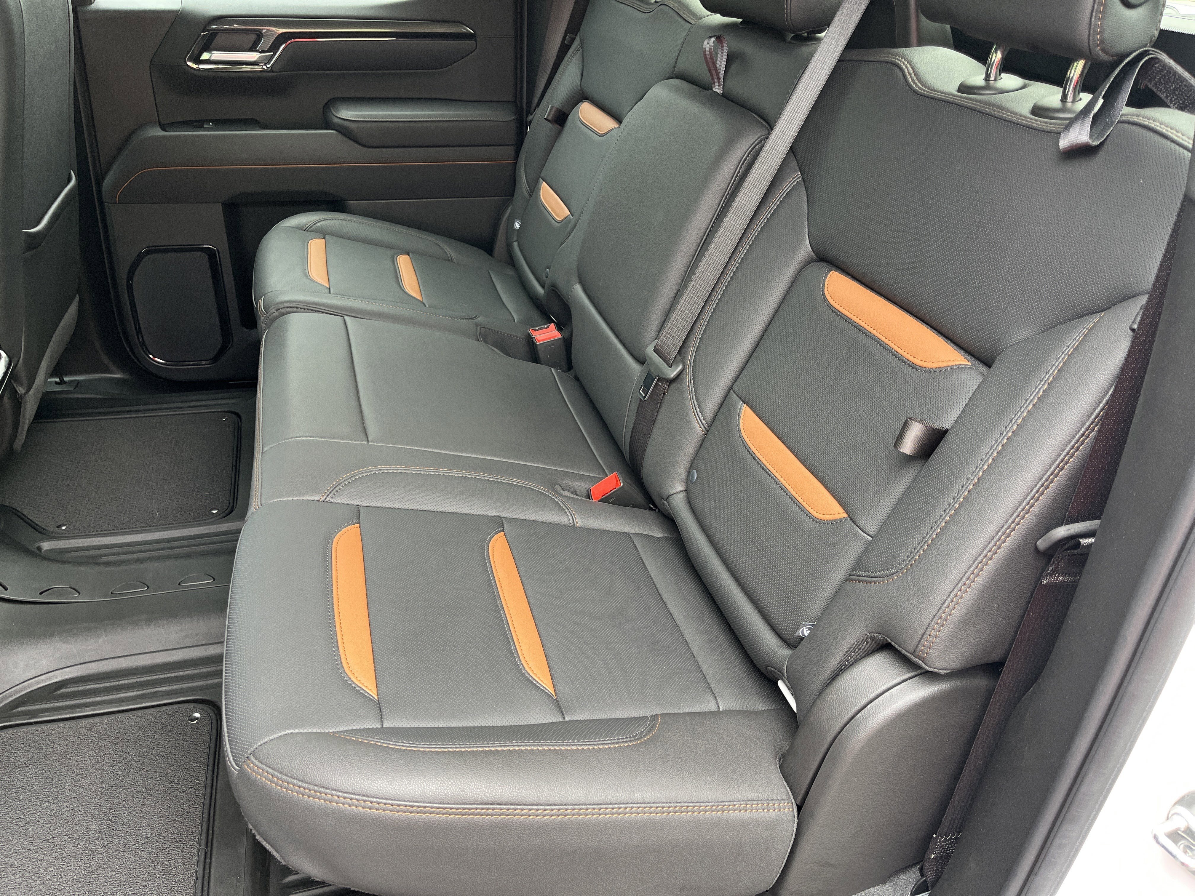 Used 2025 Summit White GMC AT4 image 21