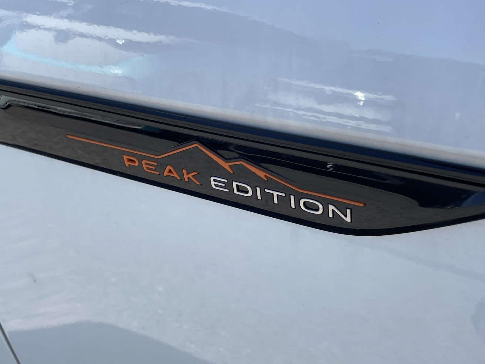 New 2026 Opal White Pearl Volkswagen 2.0T Peak Edition image 10