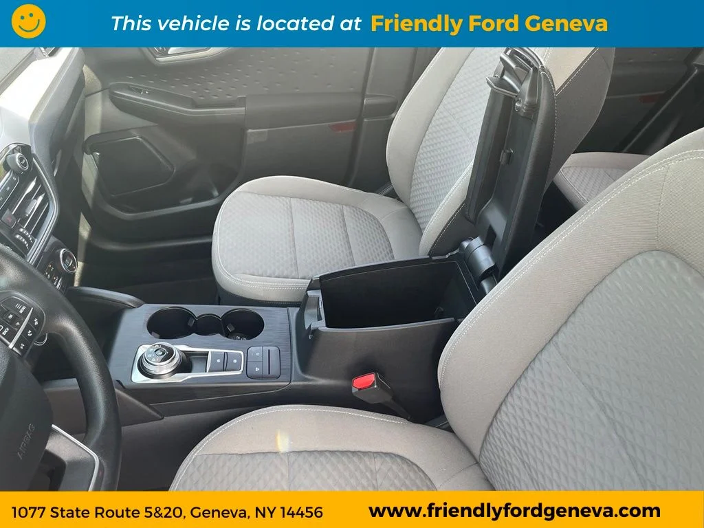 Used 2020 Red Ford SE image 28