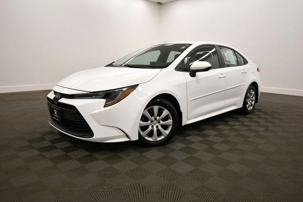 Used 2024 Toyota Corolla LE with VIN 5YFB4MDE5RP094356 for sale in Rochester, Minnesota