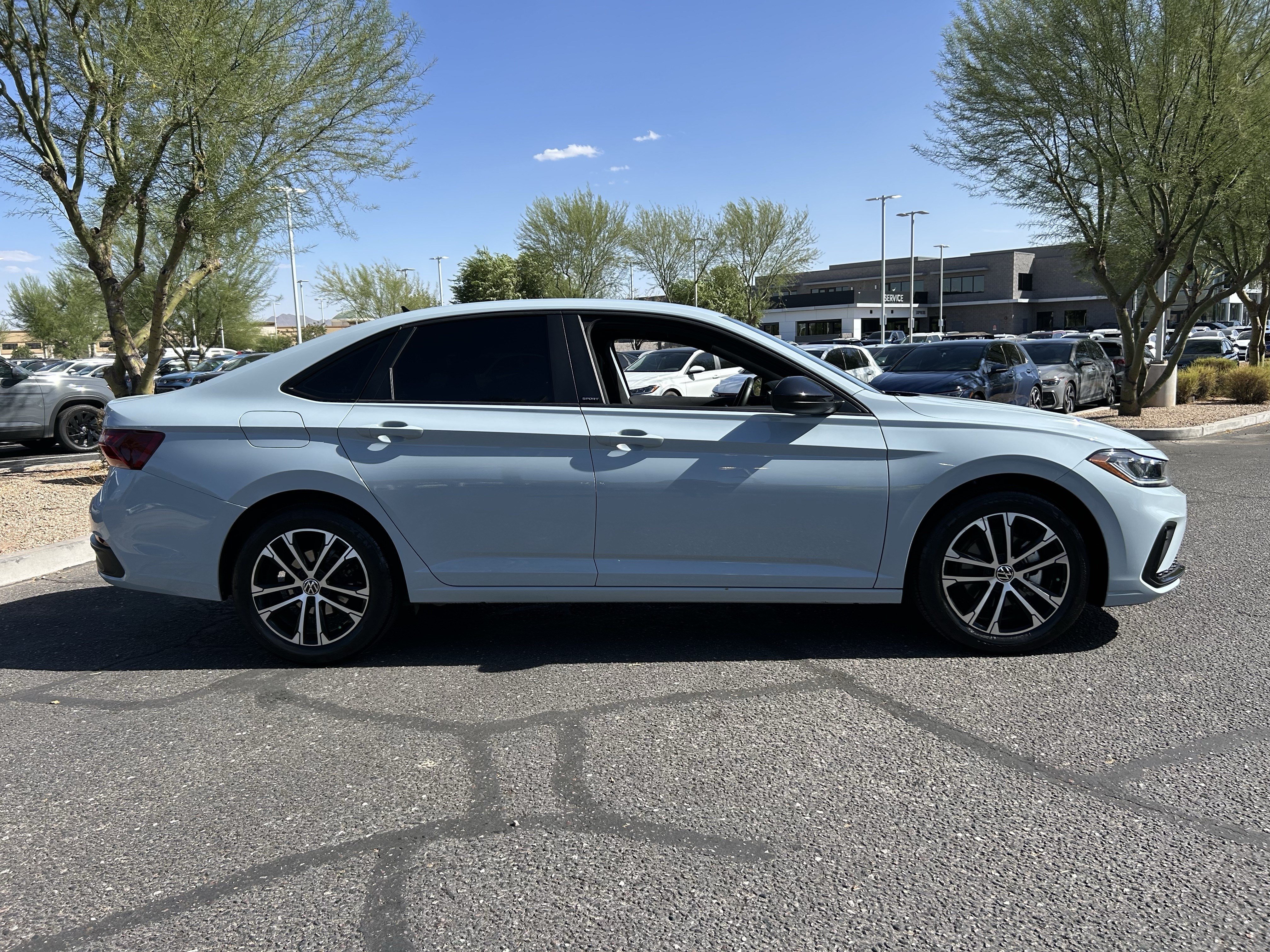 Used 2025 White Volkswagen Sport image 5