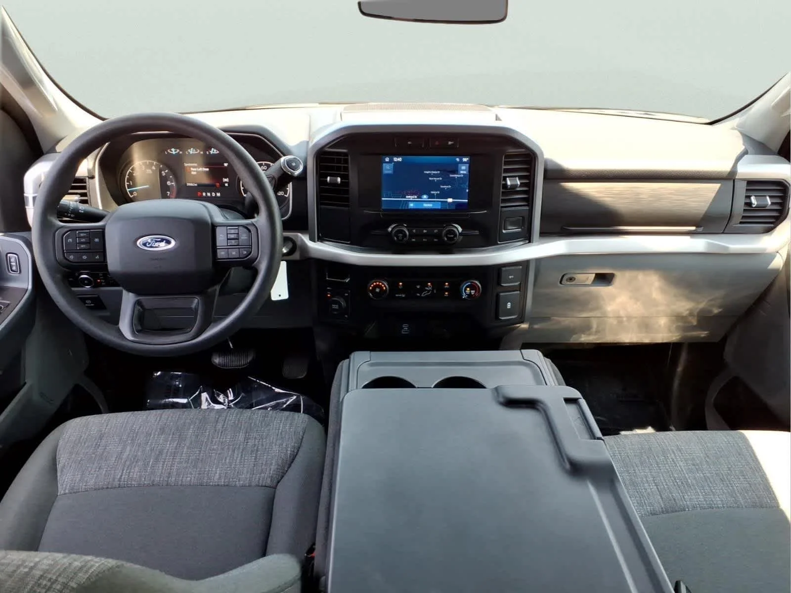 Used 2023 Oxford White Ford XLT image 17