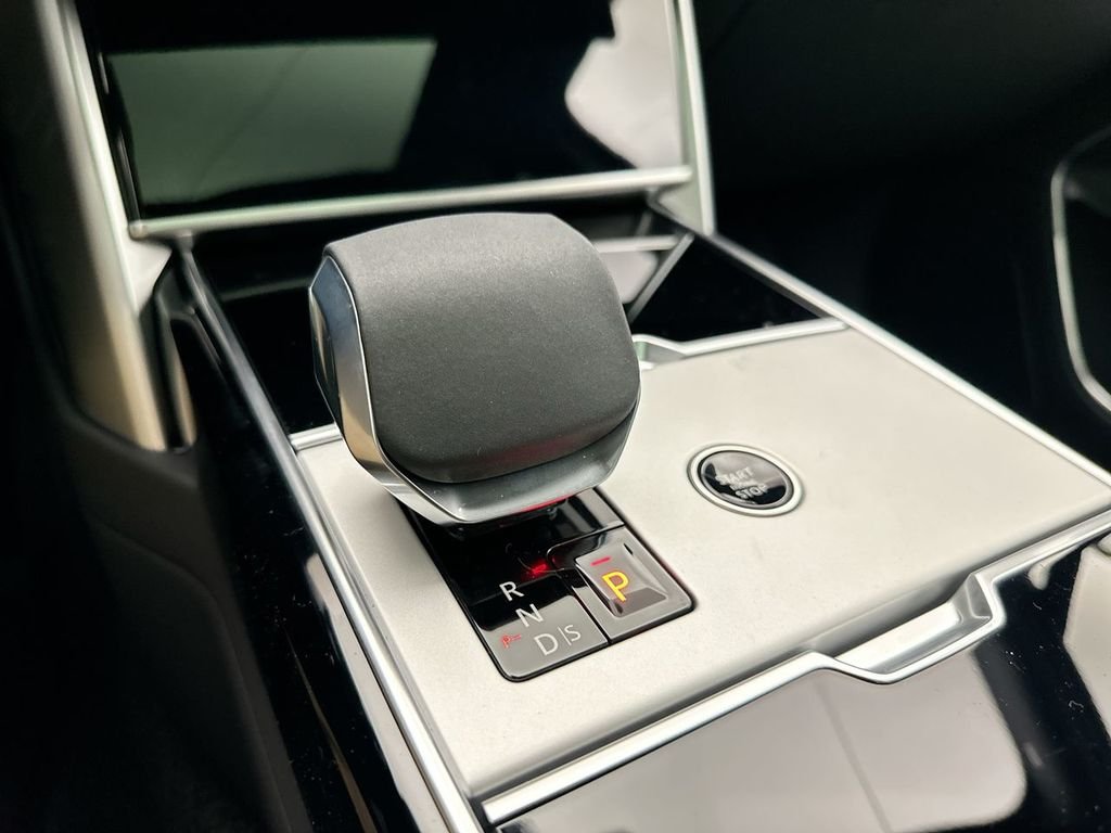 New 2026 Fuji White Land Rover SE image 20