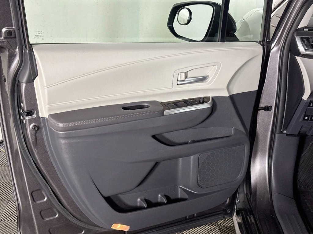 Used 2023 Predawn Gray Mica Toyota XLE image 10
