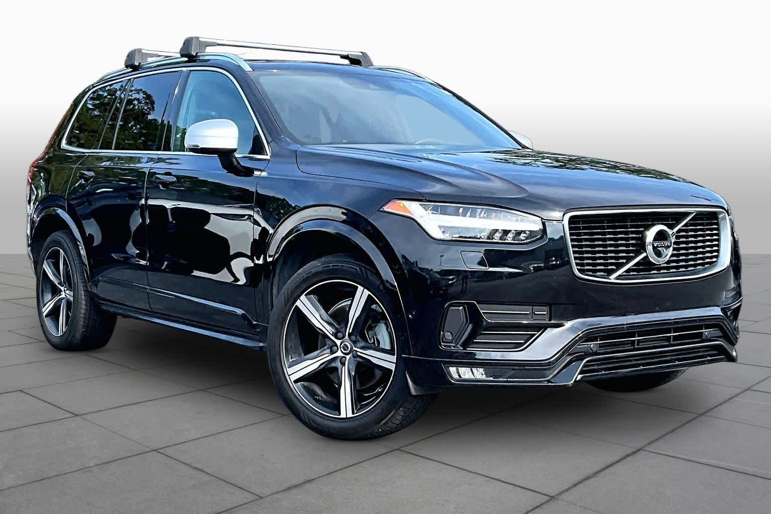 Used 2019 Onyx Black Metallic Volvo R-Design image 3