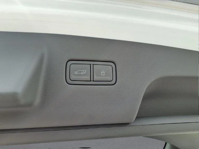 New 2026 White Hyundai SEL Premium image 12
