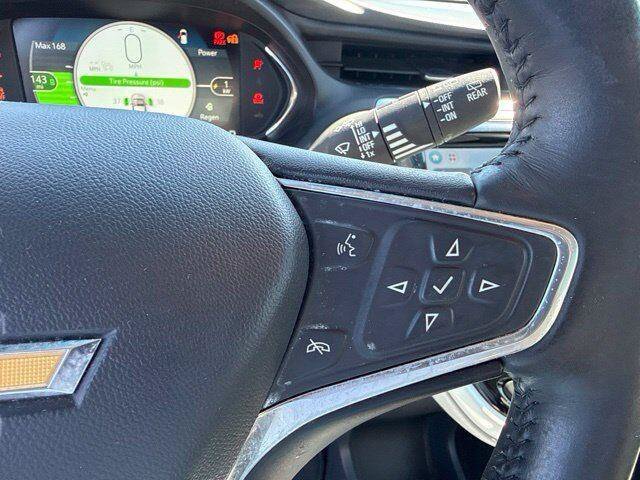 Used 2017 White Chevrolet LT image 29