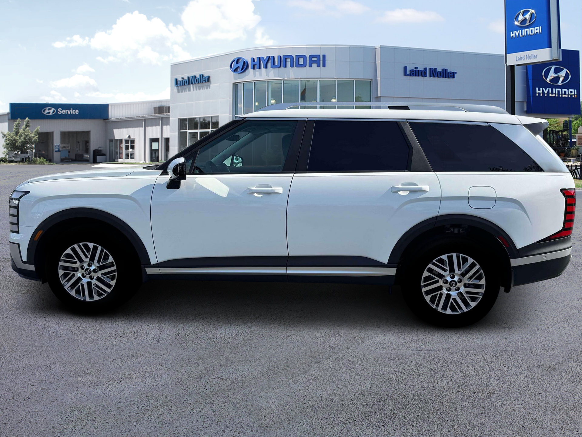 View vehicle photo 3