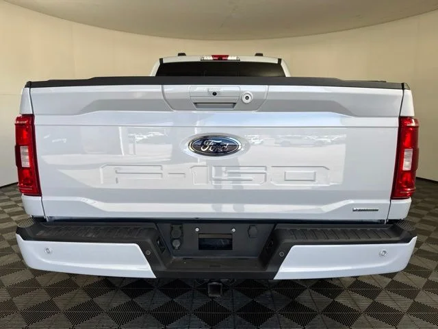 Certified Used 2022 White Metallic Ford XLT image 22