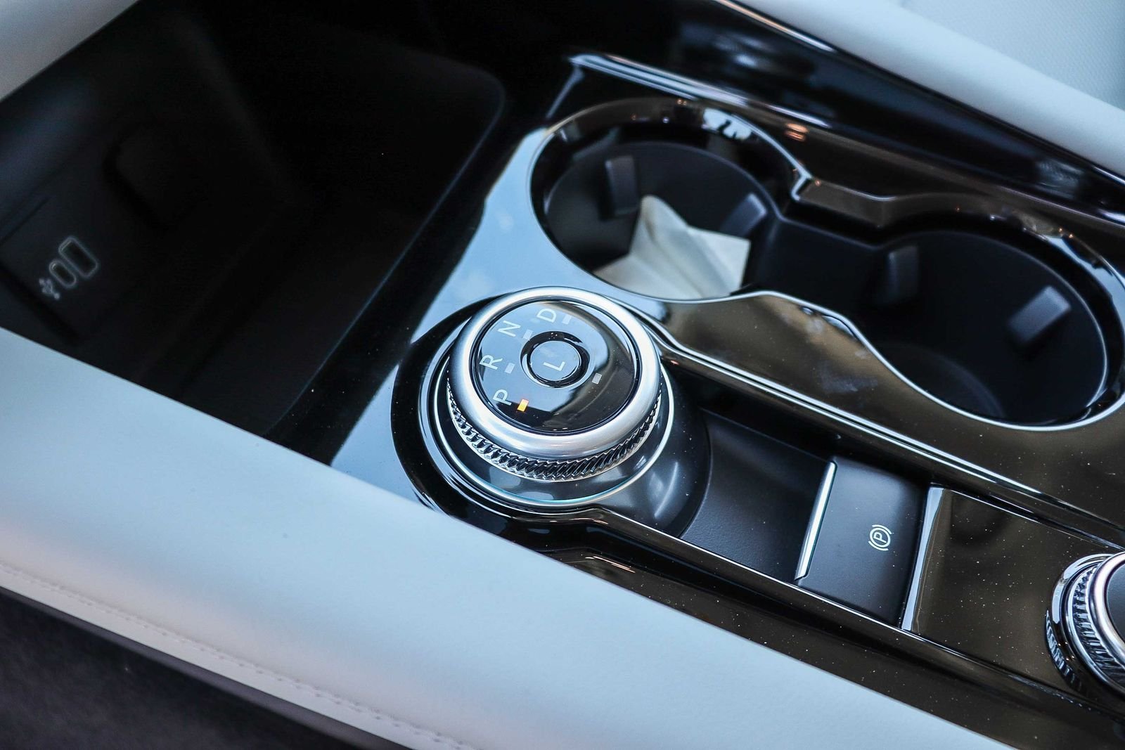 New 2026 Star White Metallic Tri-Coat Ford Platinum™ image 20