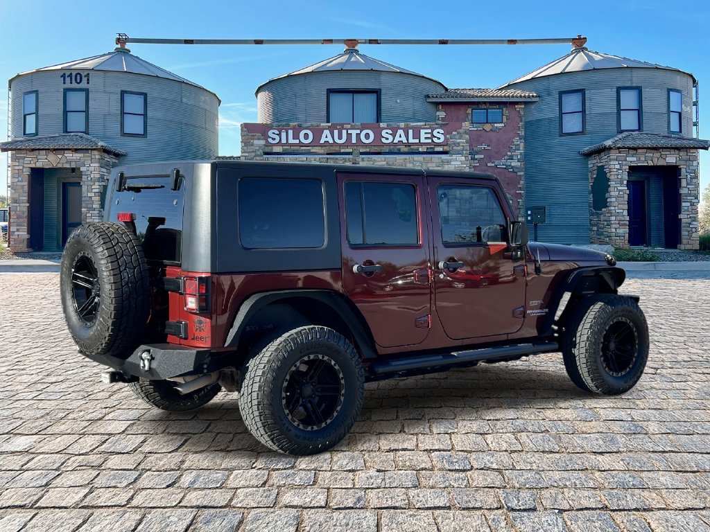 Used 2010  Jeep Unlimited Sport image 5