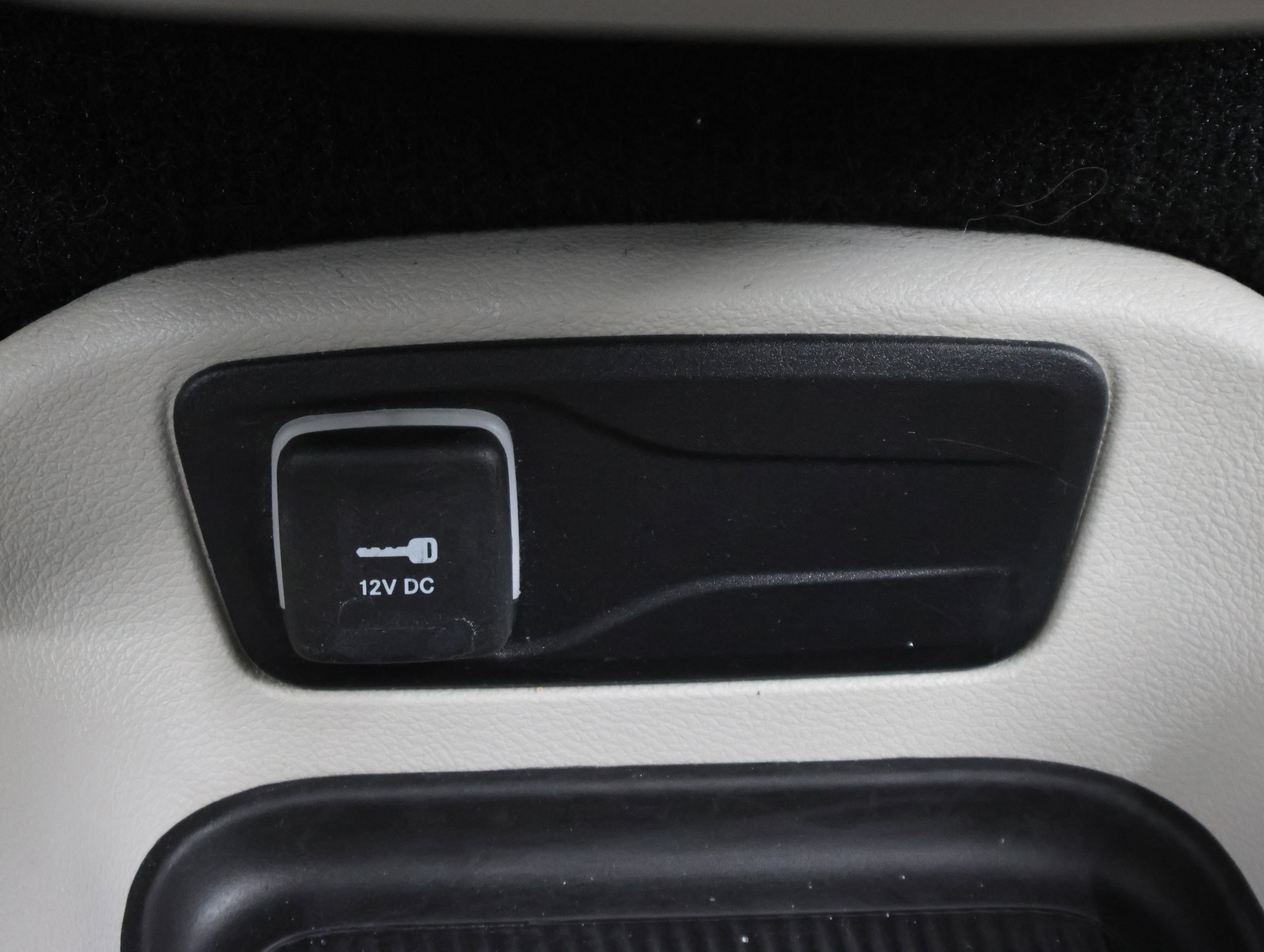Used 2024 Bright White Clearcoat Chrysler Touring L: TOURING L-STOW N GO-QUADS-THIRD-ADAPTIVE CRUISE-1 OWNER image 47