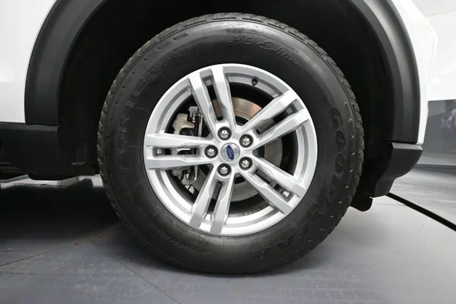 Used 2022 White Ford XLT image 12