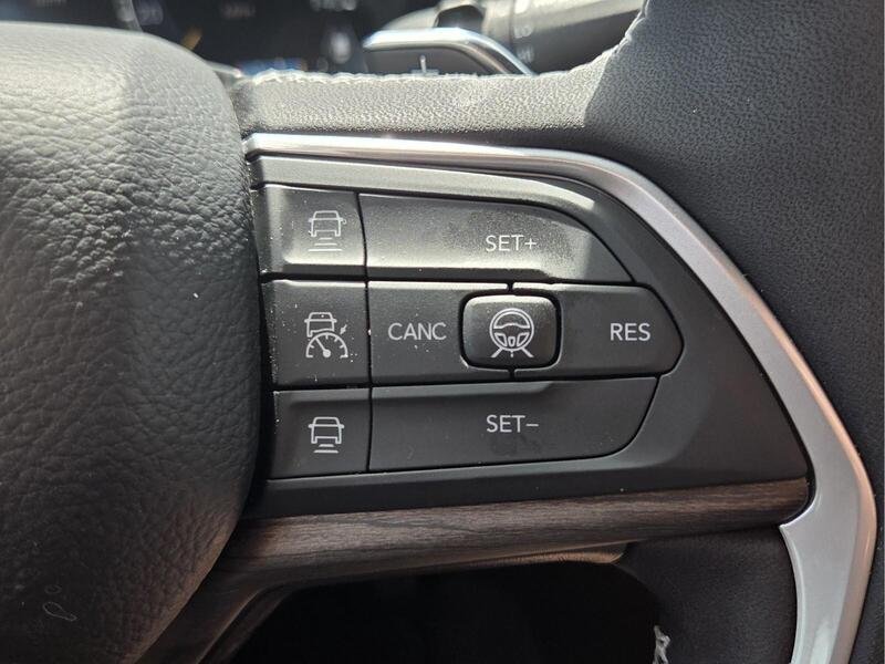New 2026 Bright White Clearcoat Jeep LAREDO ALTITUDE 4X4 image 32