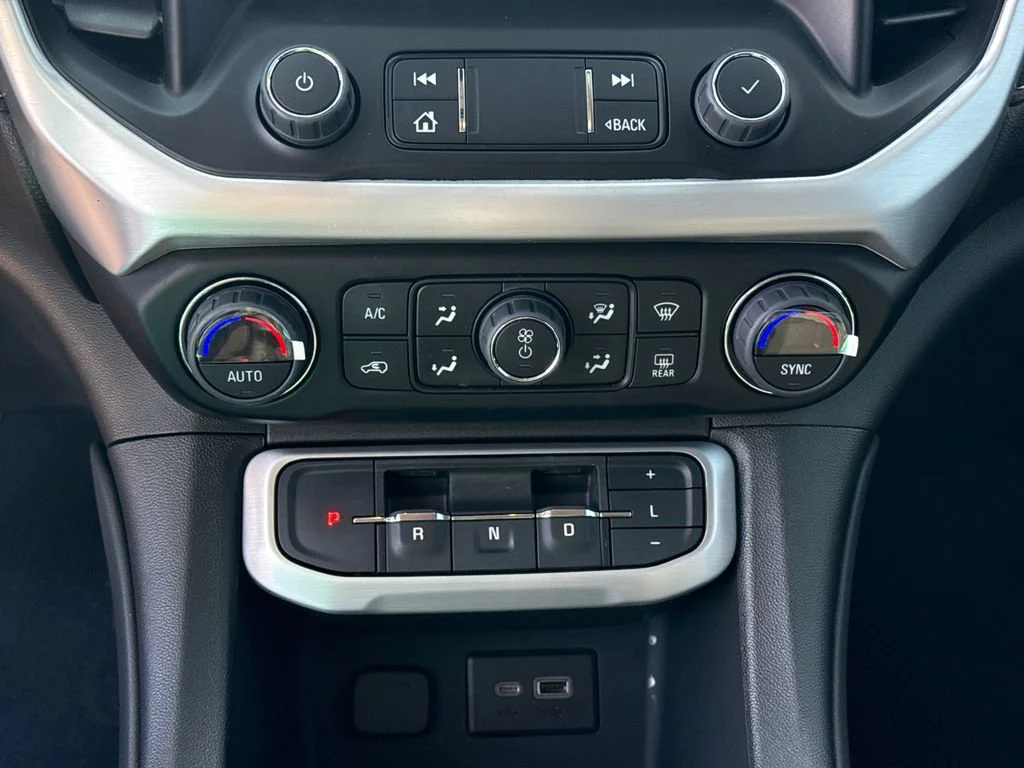 2023 GMC Acadia SLE - Photo 22