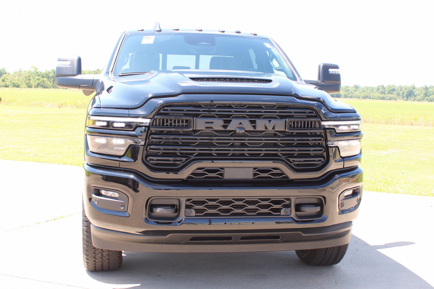 New 2026 Diamond Black Crystal Pearl-Coat Exterior Paint RAM Laramie 4x4 Crew Cab 6