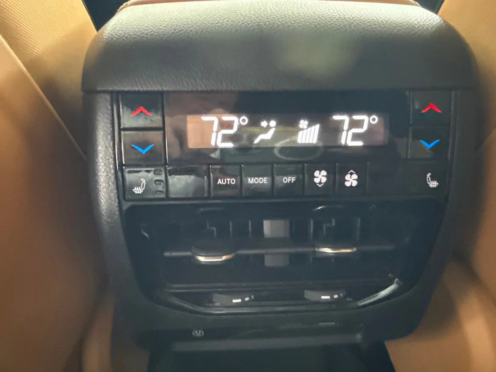Used 2023 White Jeep Summit image 13