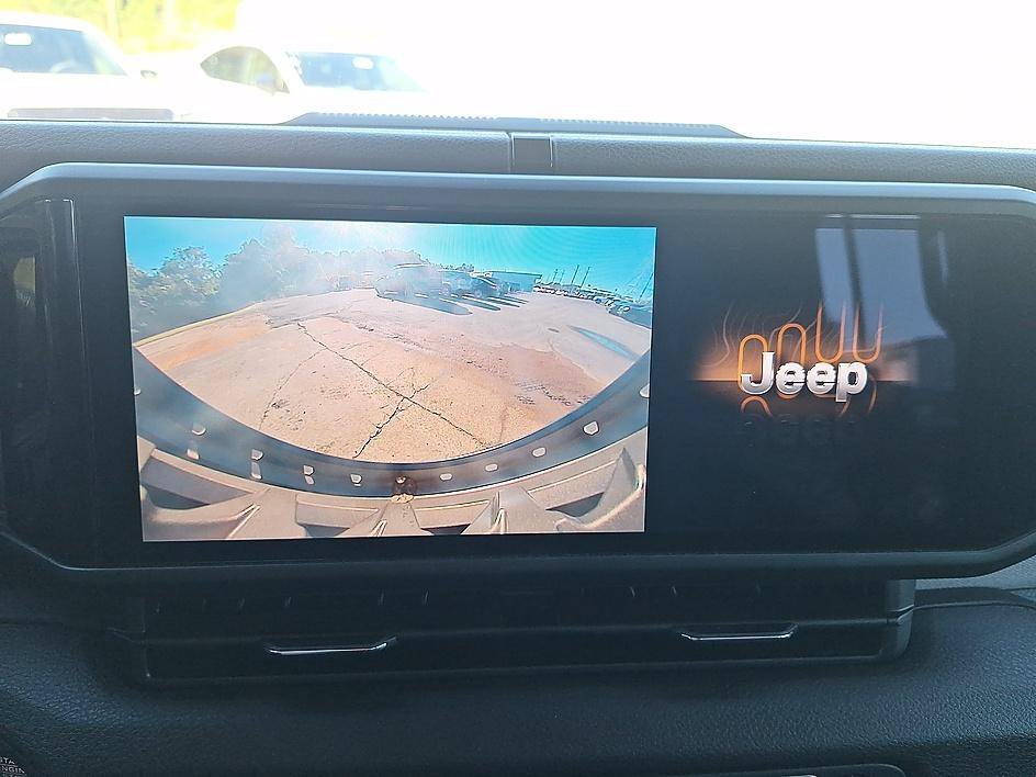 Used 2025 Anvil Clearcoat Jeep Sport S image 15