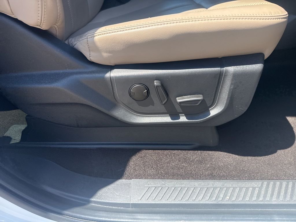 Used 2023 White Ford XLT image 29