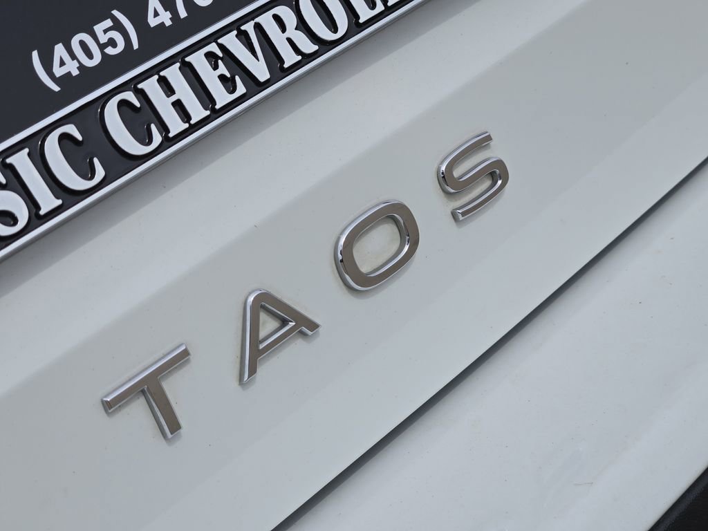 Used 2022 White Volkswagen SEL image 33