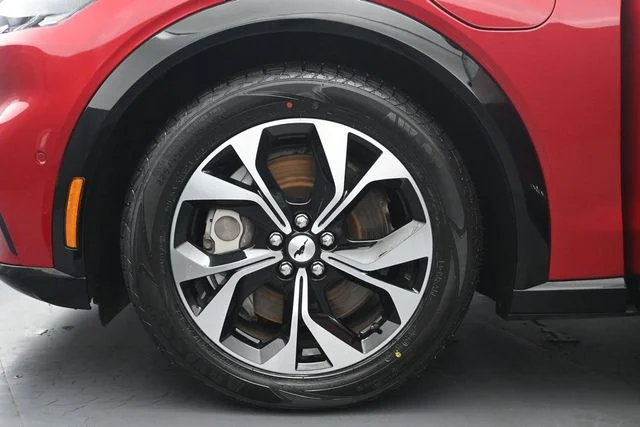 Certified Used 2023 Rapid Red Metallic Tinted Clearcoat Ford Premium image 31