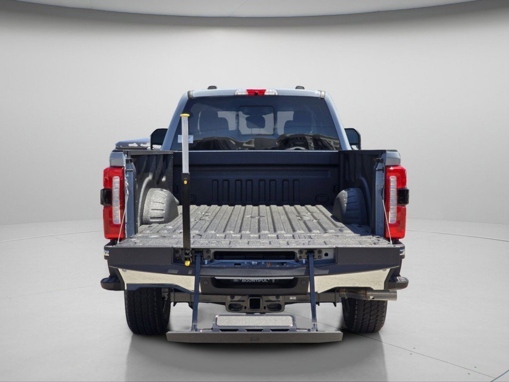 New 2026 Glacier Gray Metallic Tri-Coat Ford F-350® Lariat® image 24