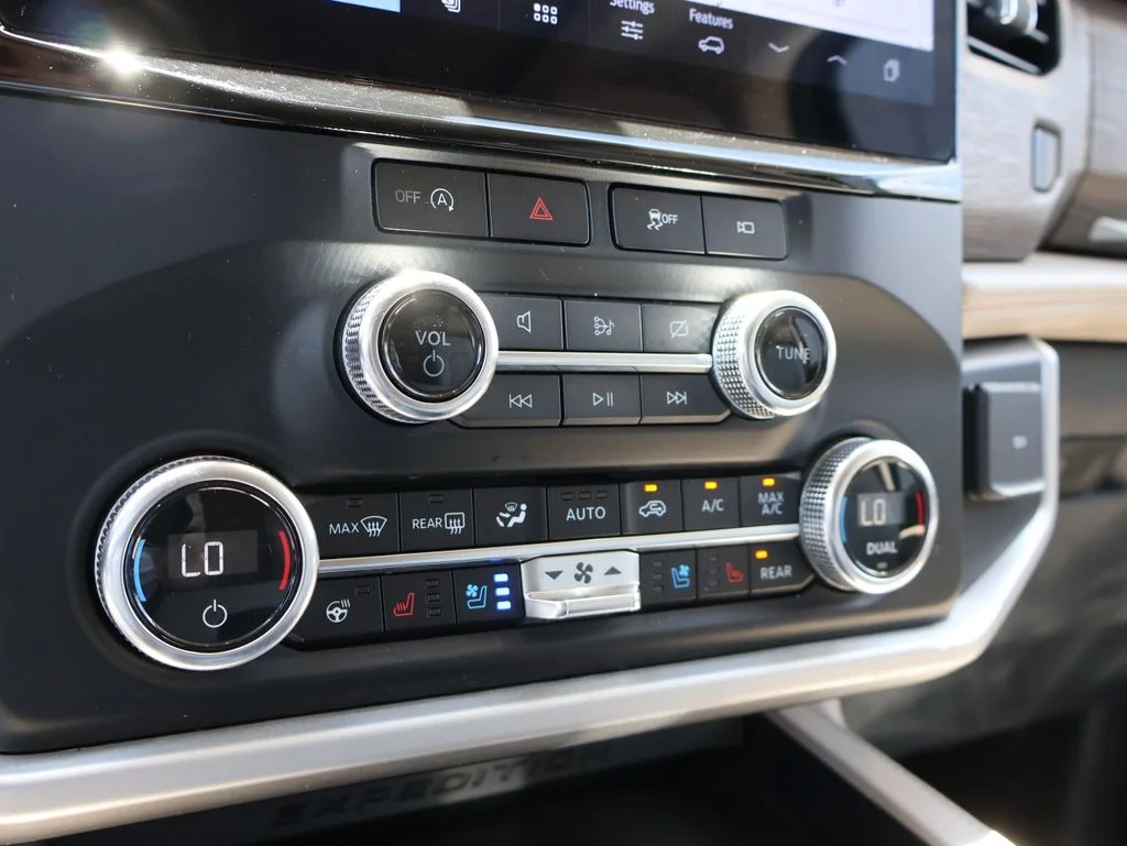 Used 2024 Gray Ford Limited image 38