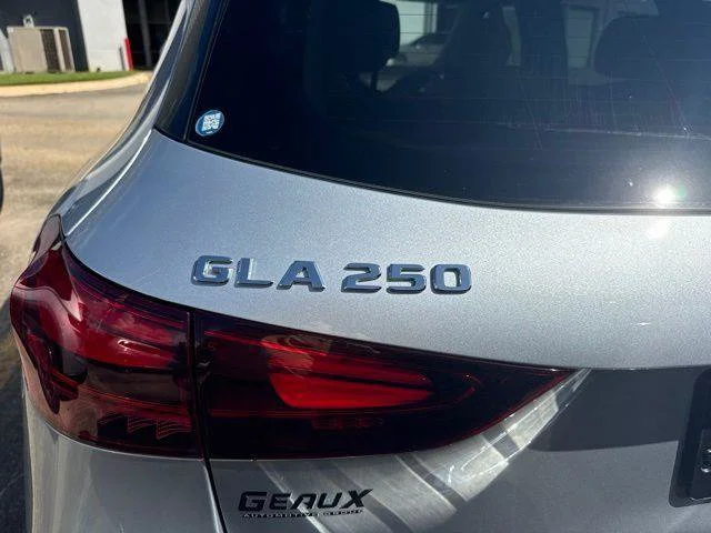 Used 2025 Silver Mercedes-Benz GLA 250 image 7