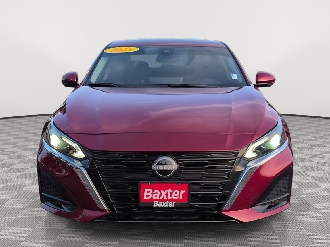 Used 2025 Scarlet Ember Nissan SL image 15