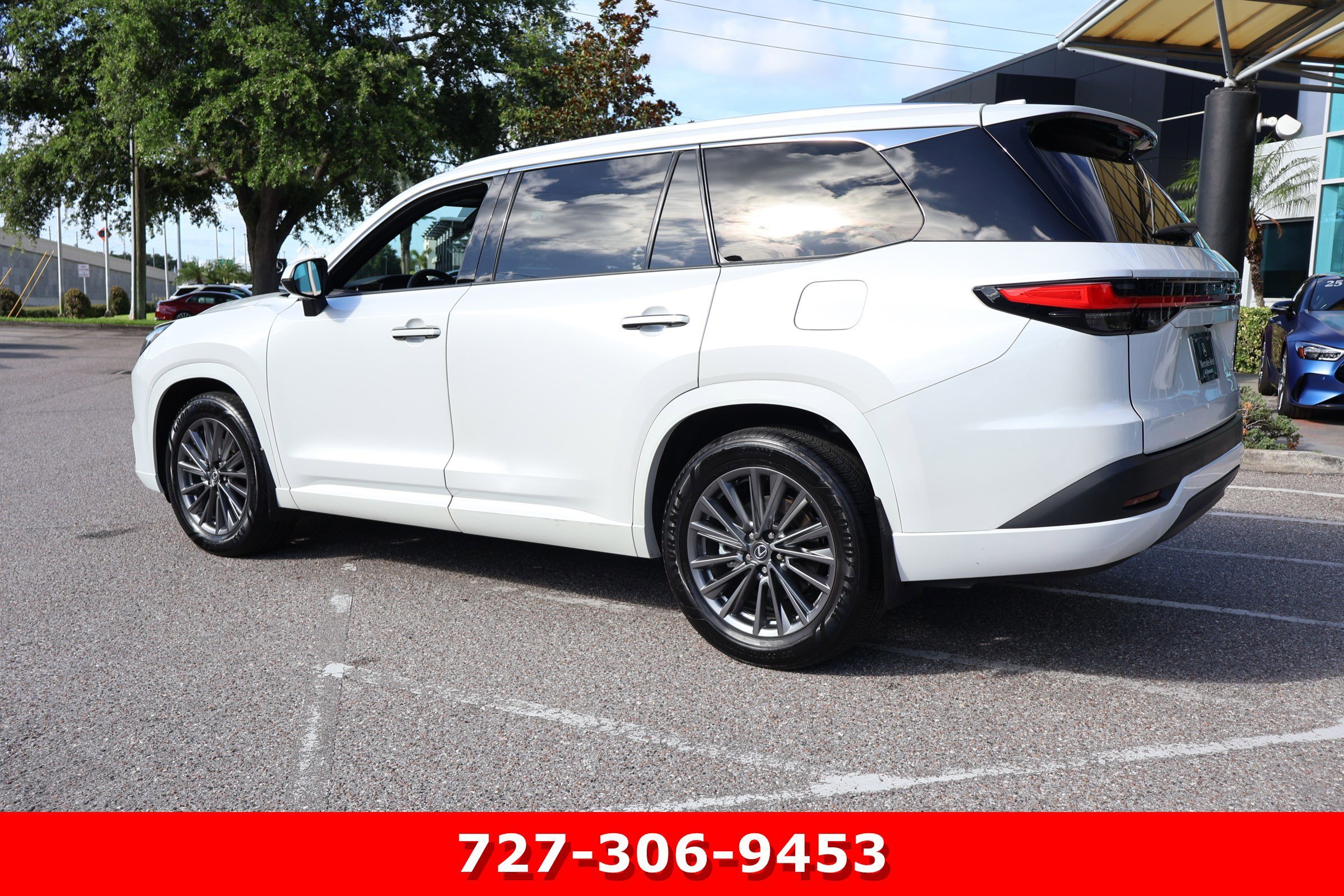 Used 2024 Wind Chill Pearl Lexus  image 6