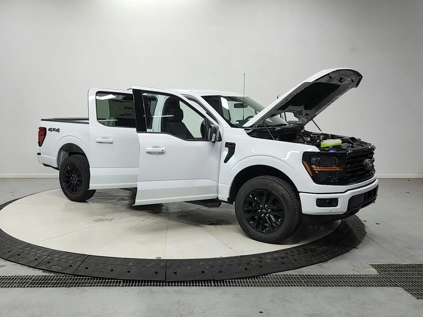 New 2026 Oxford White Ford XLT image 10