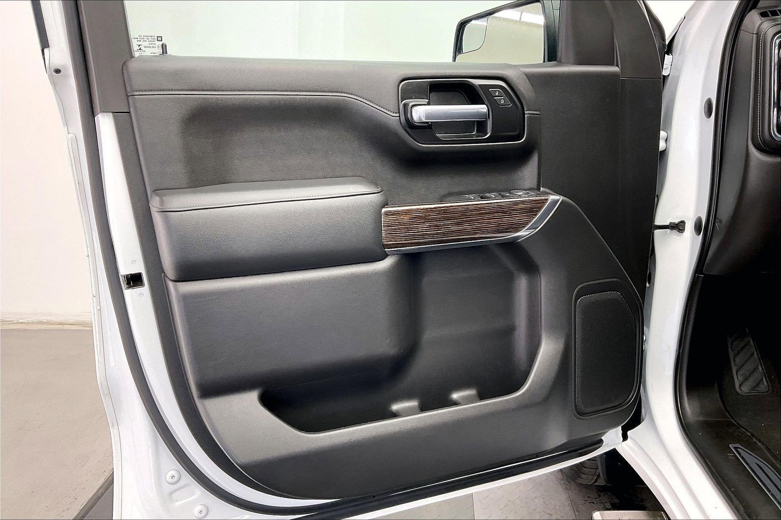 Used 2021 Summit White GMC Elevation image 25