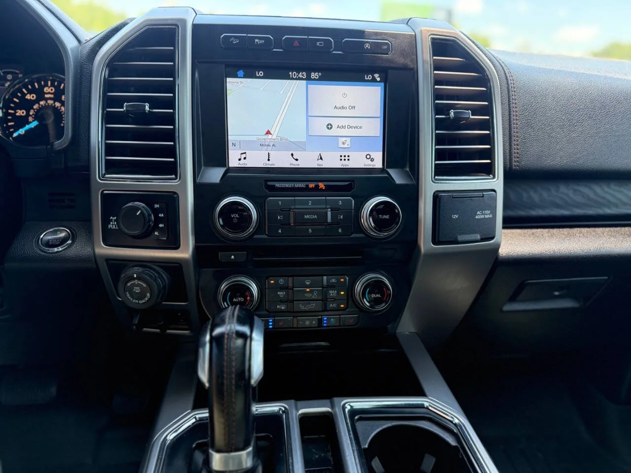 Used 2018 White Ford Platinum 4x4 4dr SuperCrew 5.5 ft. SB image 17