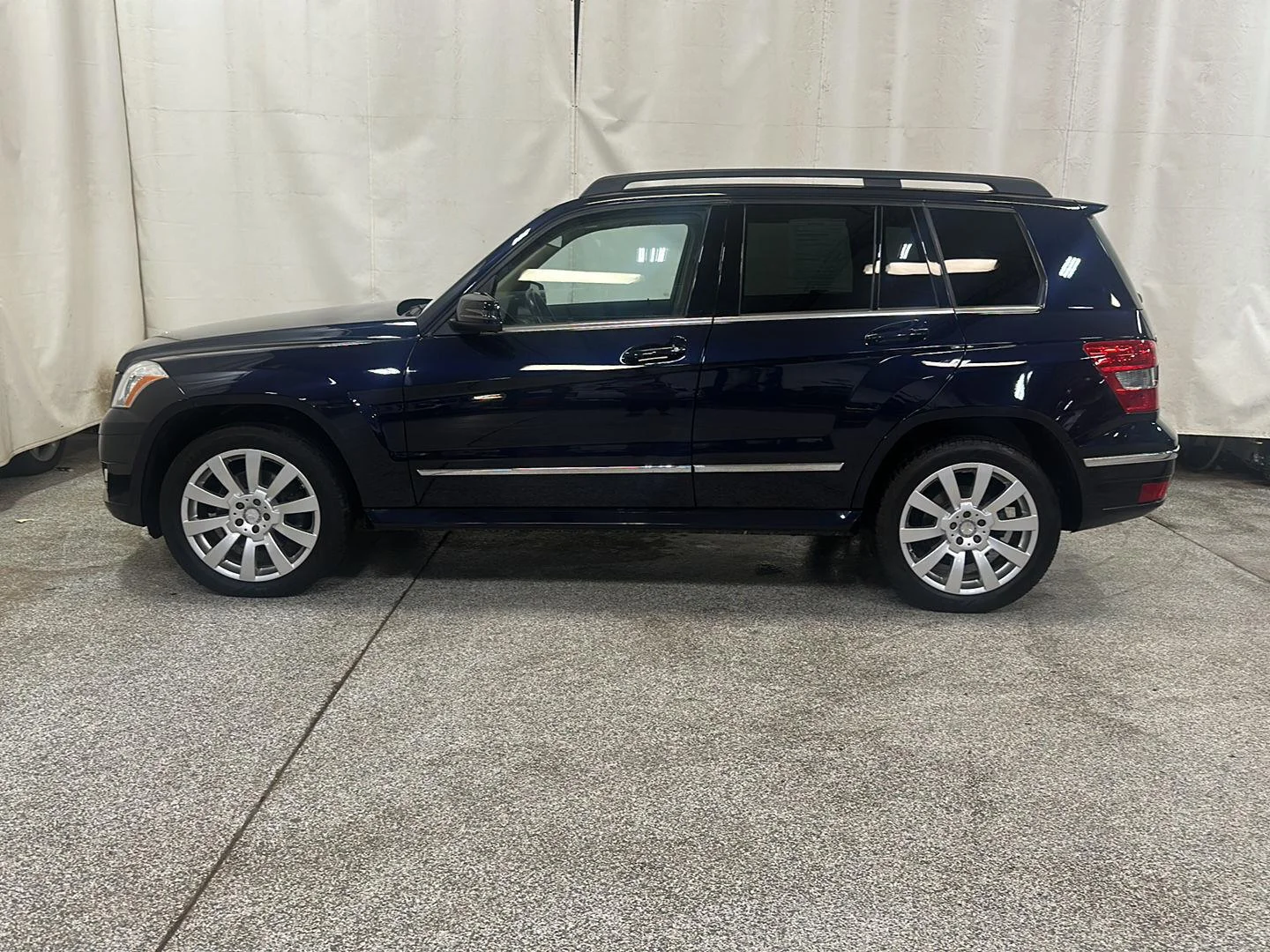 Used 2010 Mercedes-Benz GLK-Class GLK350 with VIN WDCGG8HB0AF404052 for sale in Waconia, Minnesota
