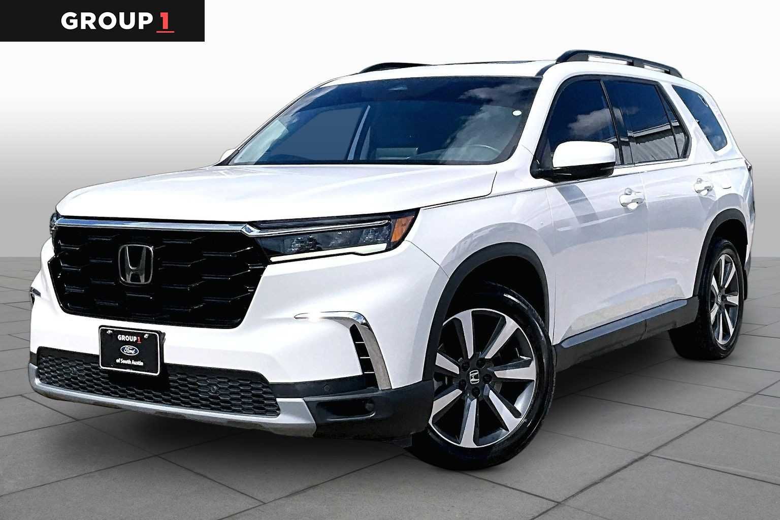 2023 Honda Pilot Touring 2WD's photo