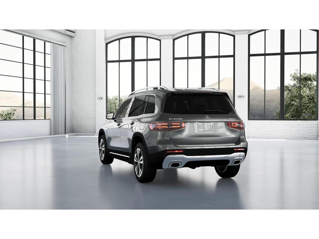 Used 2026 Mountain Grey Metallic Mercedes-Benz GLB 250 4MATIC® image 27