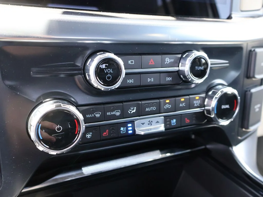 New 2026 Iconic Silver Metallic Ford Lariat® image 38