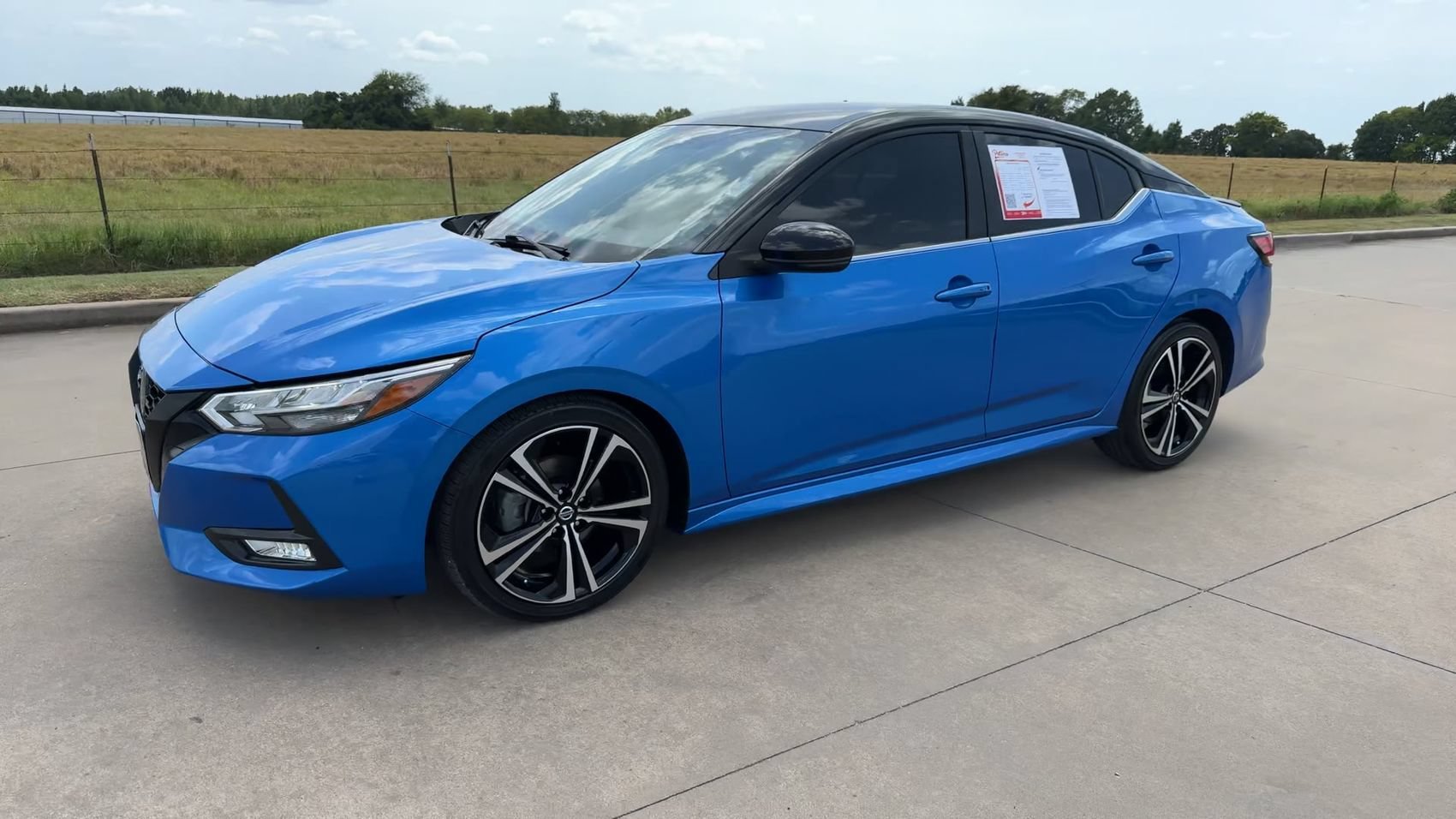 Used 2020 Electric Blue Metallic Nissan SR image 5