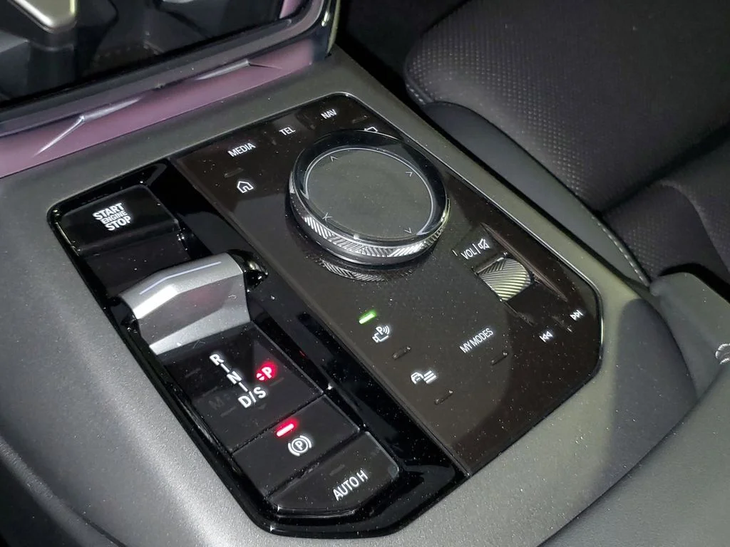 2026 BMW X3 30 - Photo 25