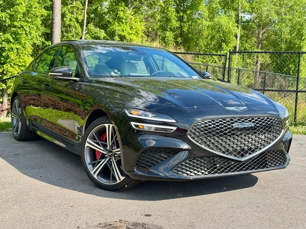 2025 Genesis G70 2.5T Standard's photo