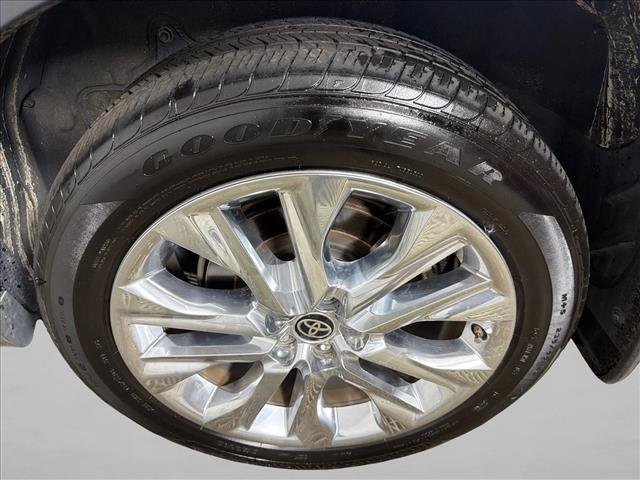 Certified Used 2020 CELESTIAL SILVER METALLIC Toyota  image 22