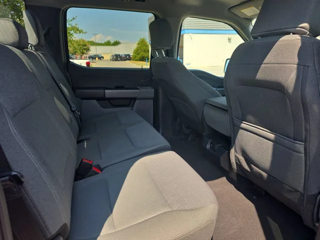 Used 2025 Gray Ford XLT image 12