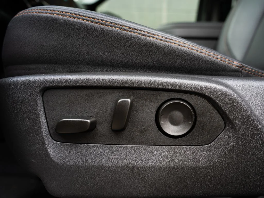 Used 2025 Gray GMC AT4 image 20