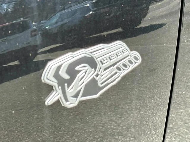 New 2026 Diamond Black Crystal Pearl-Coat Exterior Paint RAM BIG HORN image 8