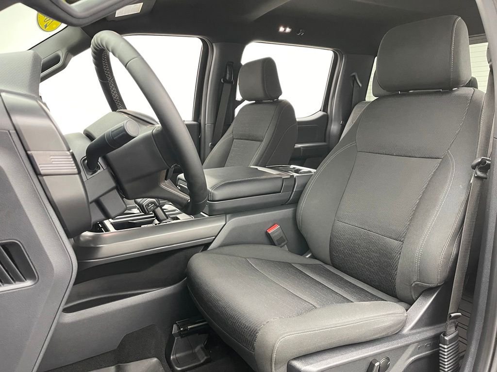 Used 2024 Black Metallic Ford XLT image 17