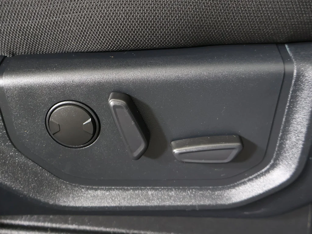 Used 2020 Silver Ford XLT image 31
